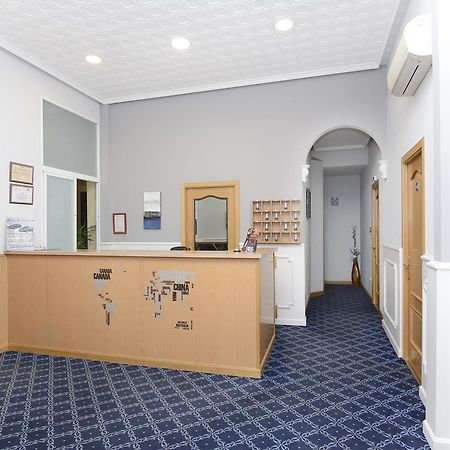 Hostal Biarritz Madrid Exterior foto