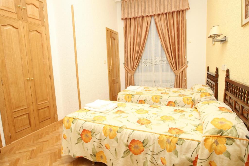 Hostal Biarritz Madrid Zimmer foto