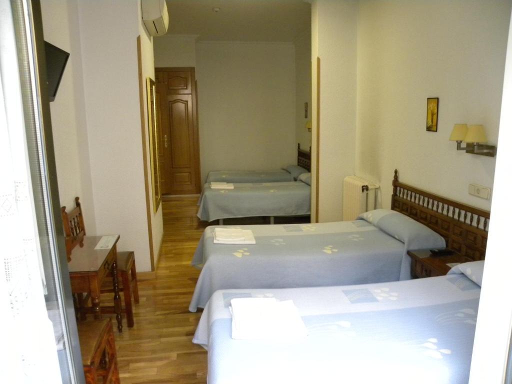 Hostal Biarritz Madrid Zimmer foto